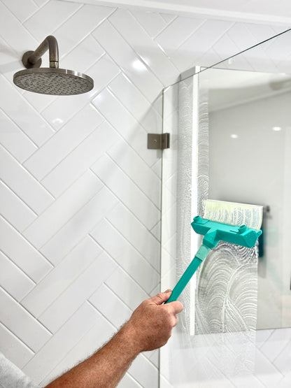 Aqua Blade Full Set Pro is featuring 22cm and 30cm professional squeegees, an adjustable angle adapter for awkward angles, and two telescopic handles for extended reach Active